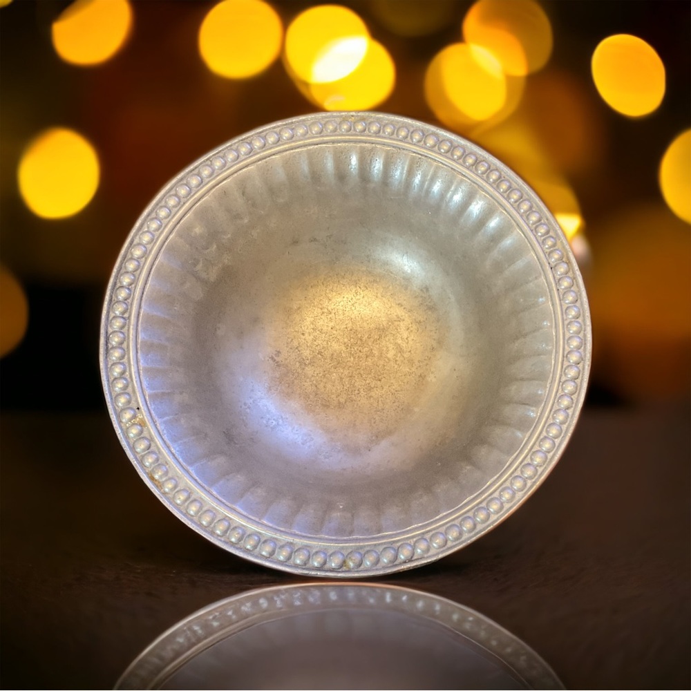 Vintage Wilton Armetale - Flutes & pearls  9” serving bowl